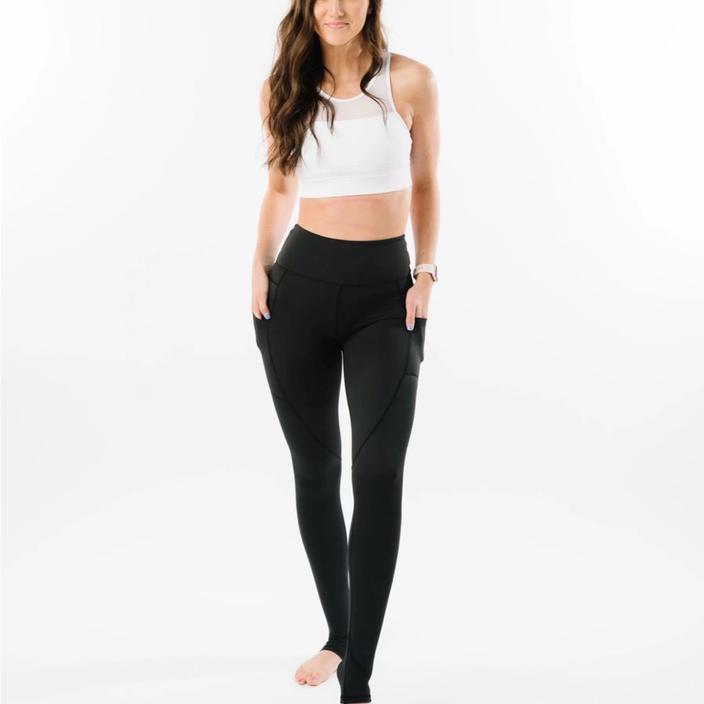 ZYIA Black Pocket Light n Tight Hi-rise Legging 28"